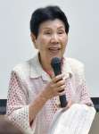 講演で再審制度の見直しを訴える袴田ひで子さん＝１４日、鹿児島市