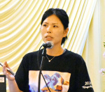 体験発表する窪田加奈子さん＝１９日、鹿屋市西原１丁目のホテルさつき苑