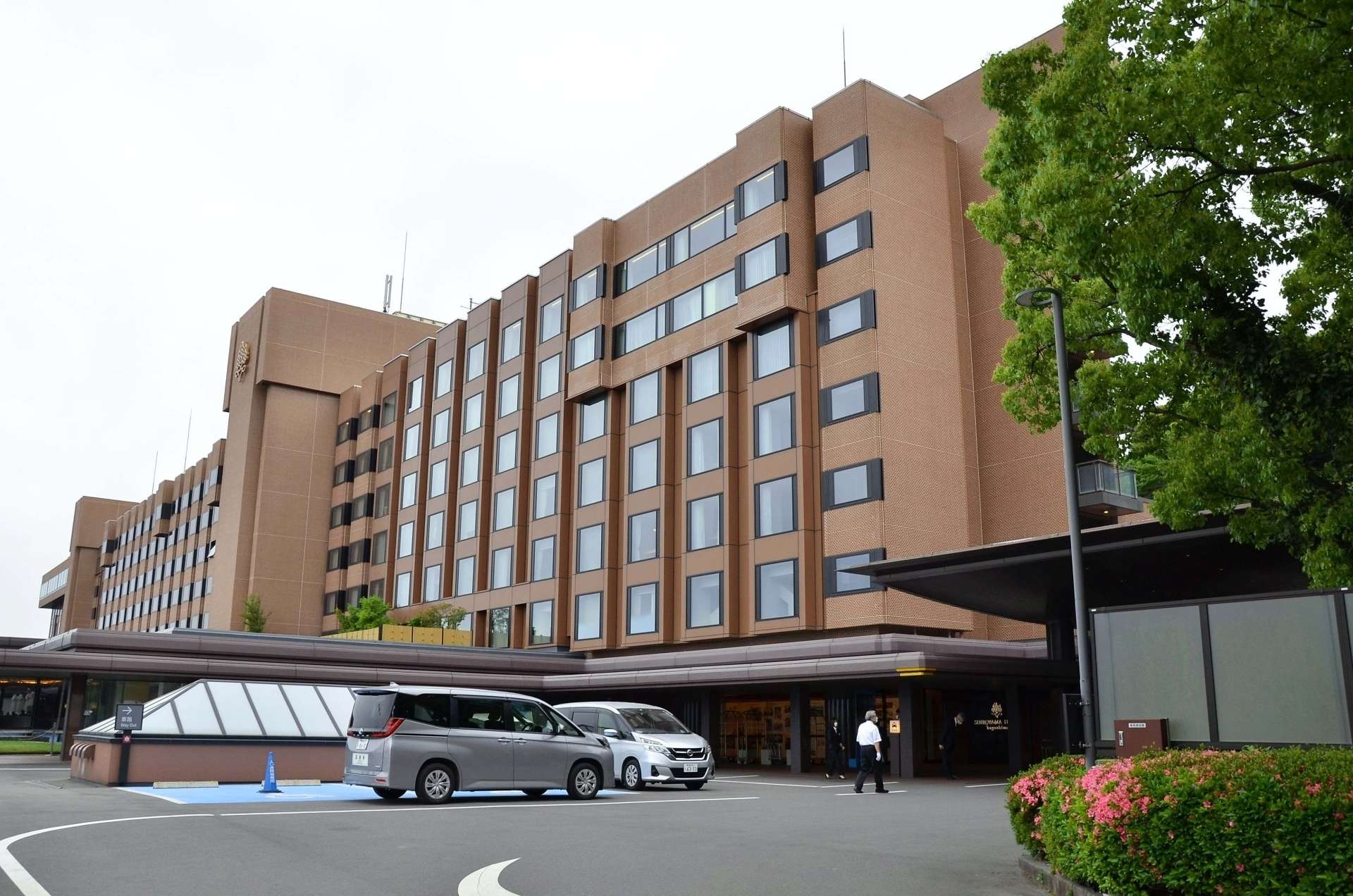 〈資料写真〉城山観光が運営する城山ホテル鹿児島＝鹿児島市新照院町