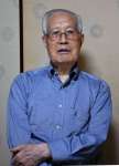 加治木空襲で亡くなった兄の思い出を語る稗田正さん＝鹿児島市荒田１丁目