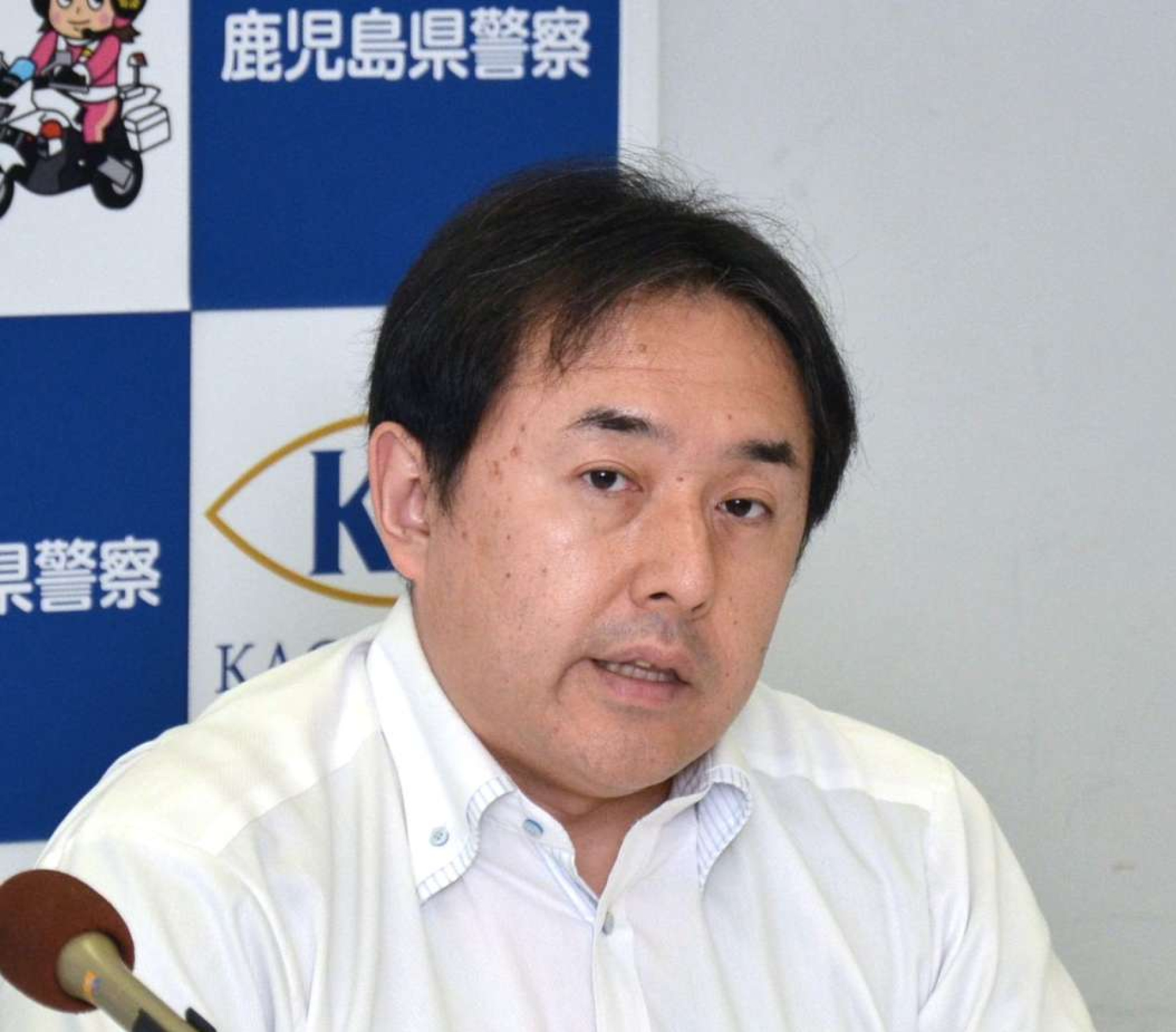 異動する鹿児島県警の西畑知明警務部長＝２６日、県警本部
