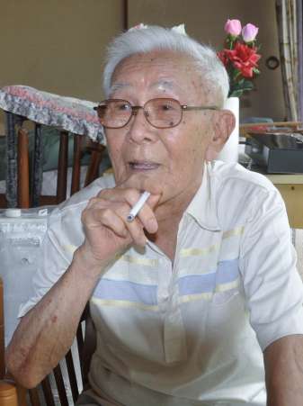 「戦争だけはやめてもらいたい」と語る森屴さん＝南さつま市加世田武田