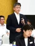 肥薩おれんじ鉄道の株主総会であいさつする新社長の中村誠希氏＝６月３０日、熊本県八代市