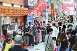 クルーズ船観光客でにぎわう天文館＝鹿児島市東千石町