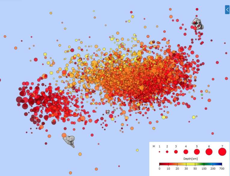 【累計１５００回超す】頻発地震が始まった６月２１日から、７月６日午後１０時までに発生した地震の震央分布図（気象庁ホームページより）。右上が悪石島、左下が宝島