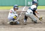１回裏川内商工無死一、三塁、敵失の間に一走渡邉が生還＝鴨池市民