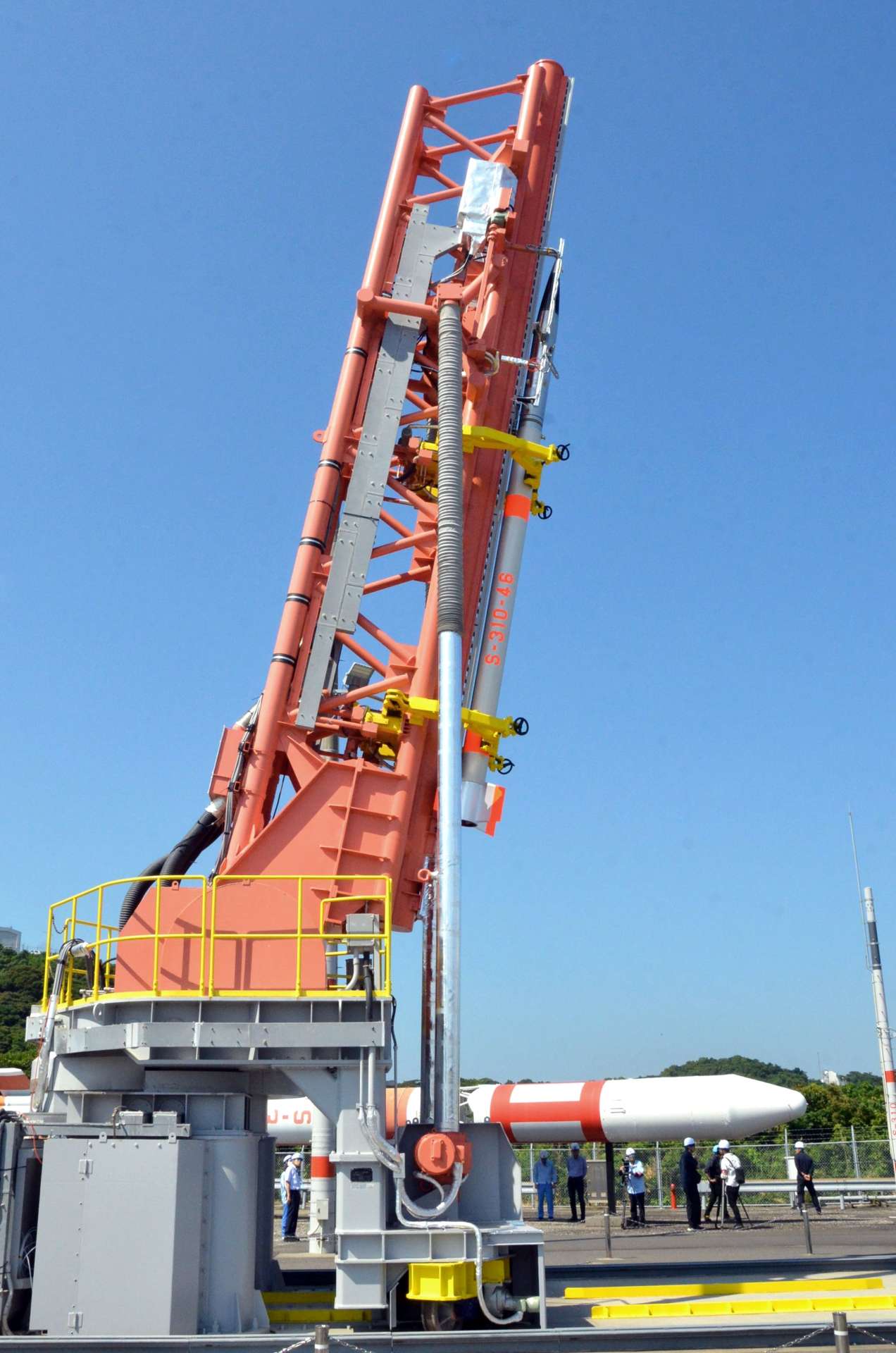 公開された観測ロケット「Ｓ３１０－４６号機」＝７日、肝付町の内之浦宇宙空間観測所