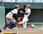 ３回裏大島２死満塁、田中の中前打で二走萩原がホームイン＝平和リース