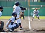 １回表連合（２）１死二塁、岩下（鶴翔）が左越えの適時二塁打を放つ＝鴨池市民