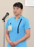 派遣を前に、あいさつする鹿児島市立病院の永尾香織さん＝７日、鹿児島市の同病院