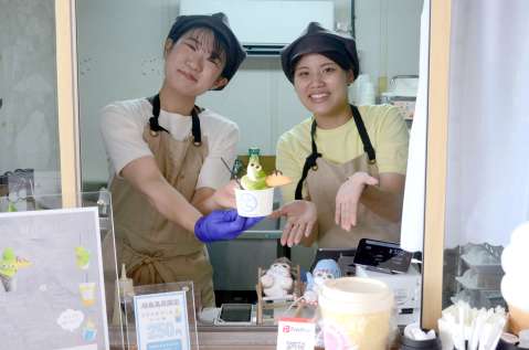 桜島カフェで提供するソフトクリーム＝鹿児島市桜島