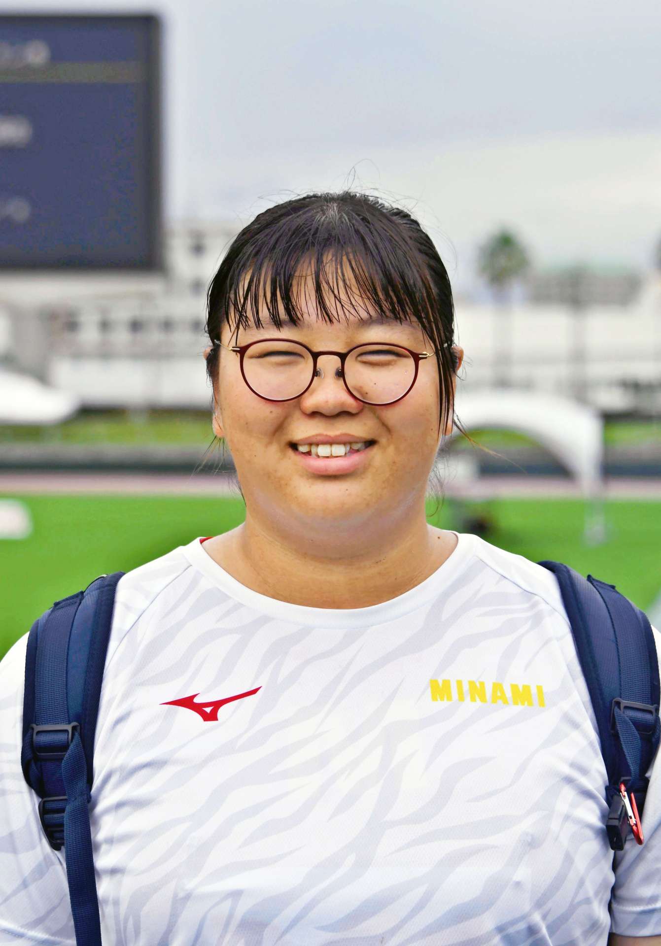 女子ハンマー投げで県高校記録を更新した坂口はな（鹿児島南高）＝白波スタジアム