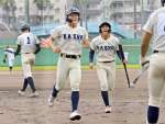 ４回裏鹿商２死満塁、今井の四球押し出しで三走庭月野が生還＝鴨池市民（