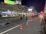 高齢女性がはねられたとみられる現場＝１８日午後１０時半すぎ、鹿児島市の天文館