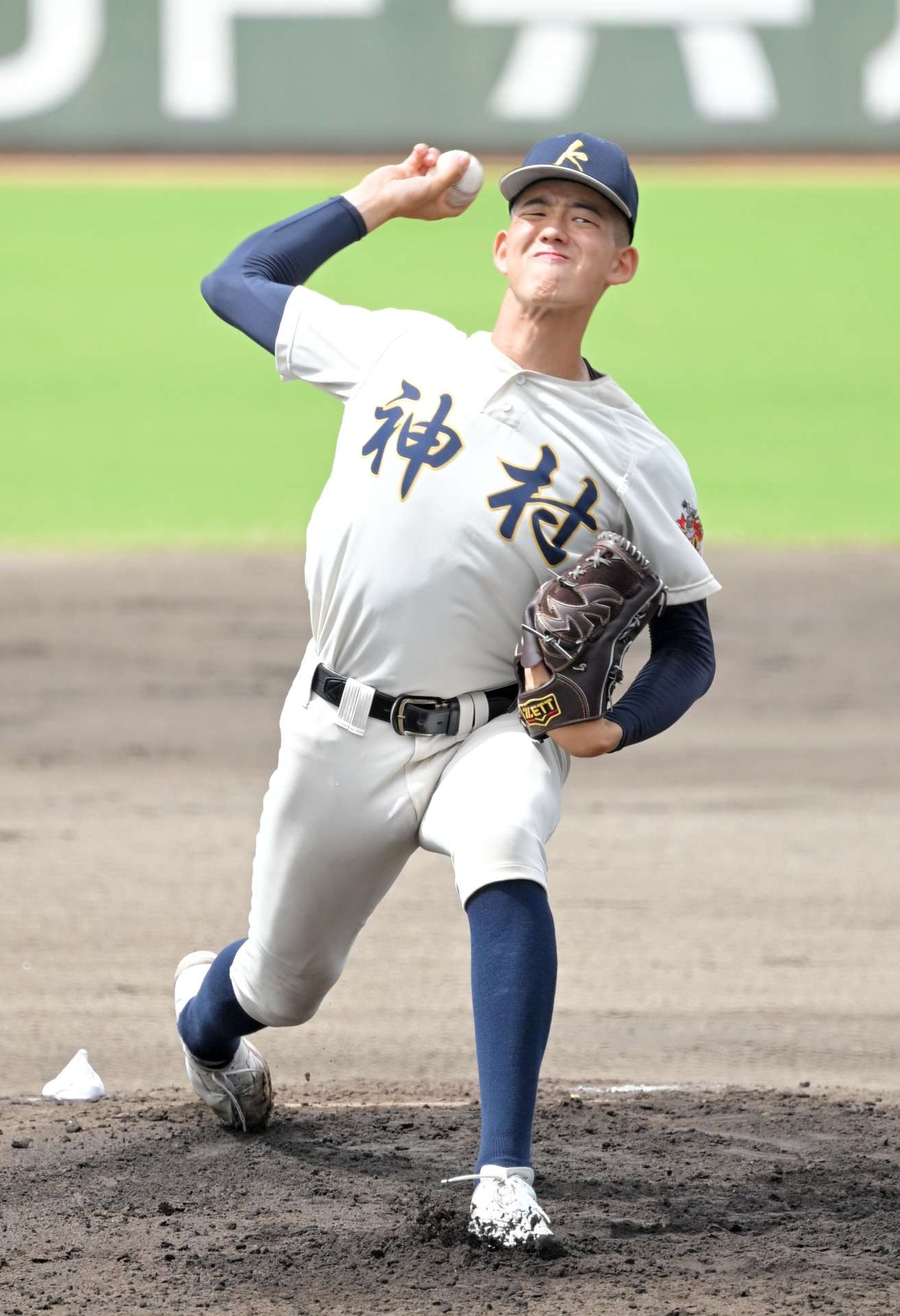 力投する神村の先発・早瀬＝平和リース