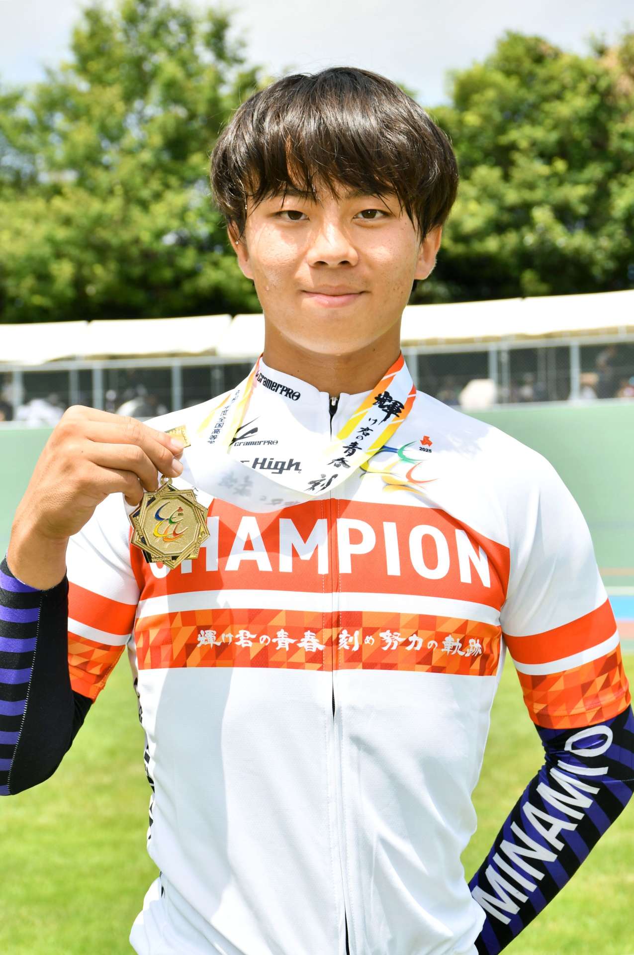 自転車男子１０００メートルタイムトライアルで優勝した山本武蔵（南大隅）＝２日、倉吉自転車競技場