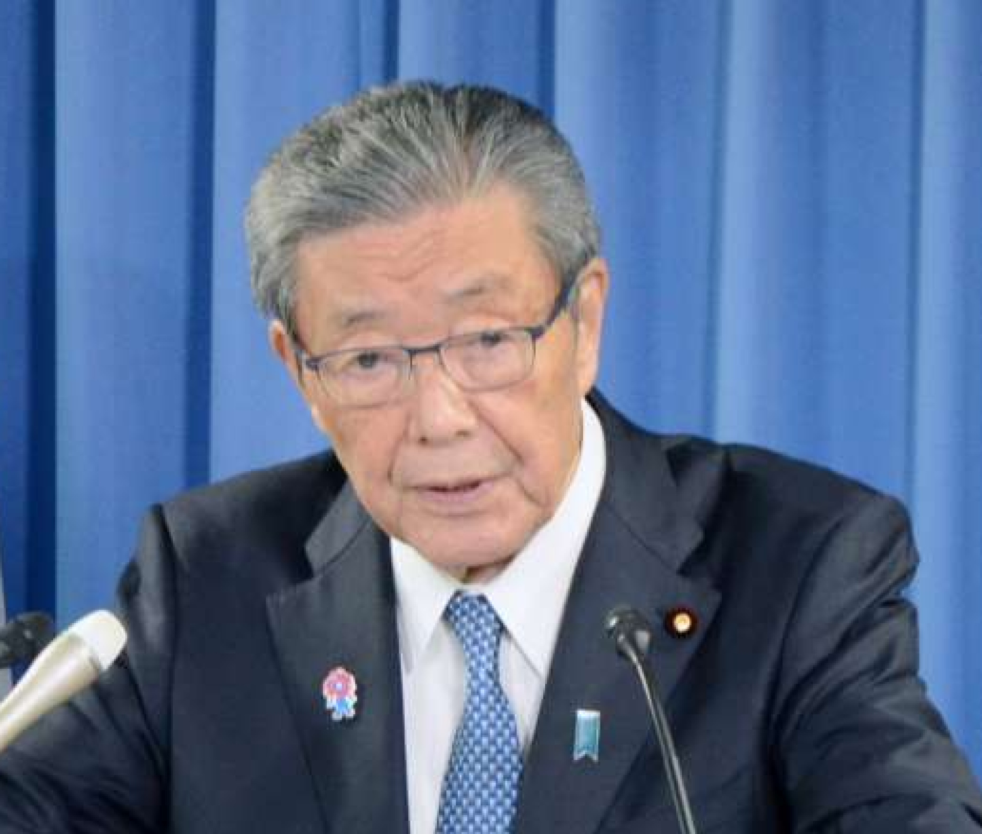 記者の質問に答える自民党の森山裕幹事長＝５日、東京・永田町