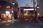 奄美市の繁華街「屋仁川通り」＝５日