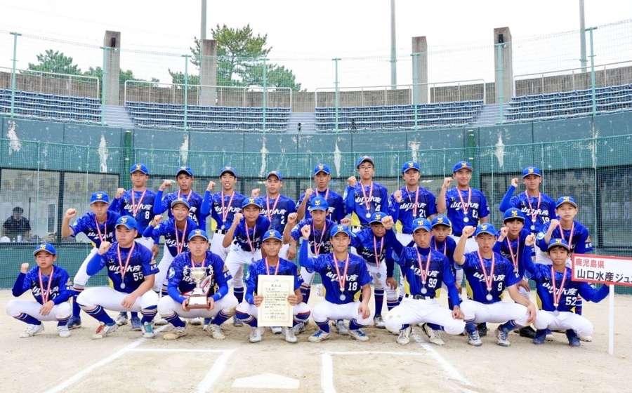 全日本中学生男子大会で準優勝した山口水産ジュニア＝福岡市