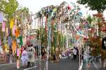 夕涼み客でにぎわう加世田ゆめぴか本町七夕まつり＝南さつま市加世田本町