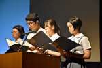 研究発表する児童ら＝姶良市加音ホール