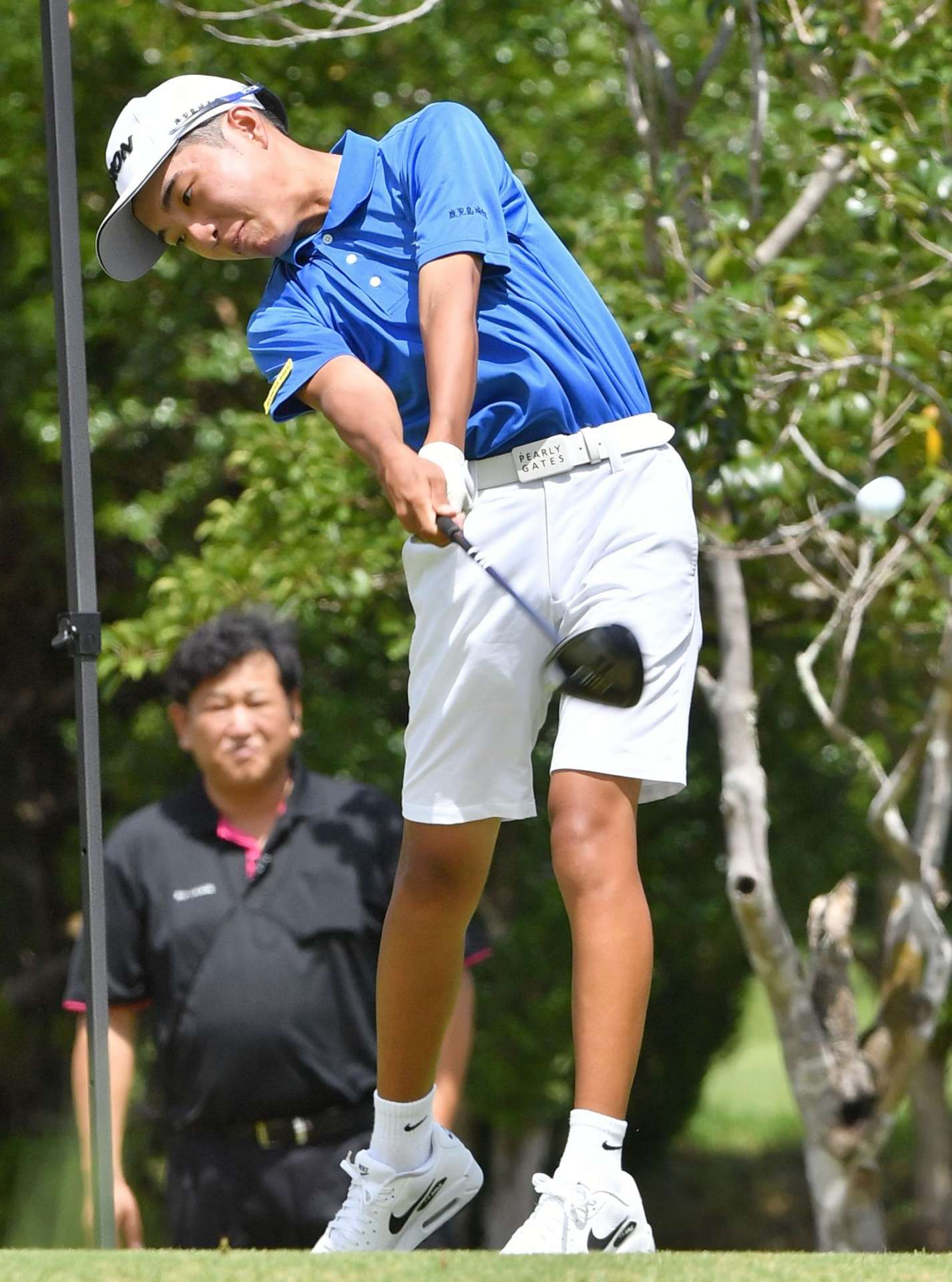 ５アンダーで高校男子の部を制した上野剣慎（鹿城西）＝グリーンヒルＣＣ