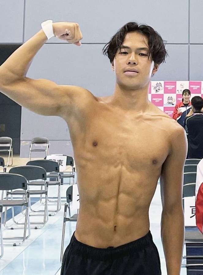 男子高飛び込みで９位の久保彪（鳳凰）＝広島県福山通運ローズアリーナ