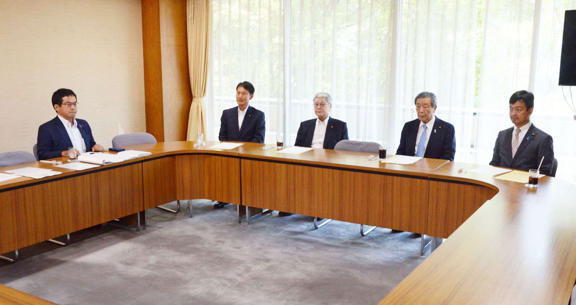 〈関連〉人事案を協議した自民党鹿児島県連の常任顧問会議＝２０日、東京・永田町