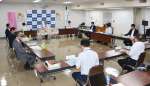 最低賃金の改定に向けた審議会の第５回専門部会＝２１日、鹿児島市の鹿児島合同庁舎