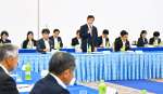 町村長と塩田康一知事が意見交換した地方自治振興促進懇談会＝２８日、鹿児島市のアートホテル鹿児島