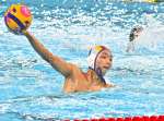 予選リーグ神奈川戦、シュートを決める鹿児島の有村＝インフロニア草津アクアティクスセンター