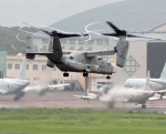 離陸する米海兵隊のオスプレイ＝１１日午前９時４０分ごろ、鹿屋市の海上自衛隊鹿屋航空基地