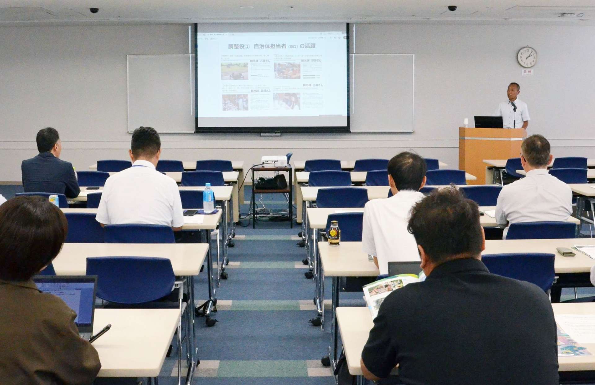 体験型観光の商品化に向けた視点を学んだセミナー＝１７日、鹿児島市の県市町村自治会館