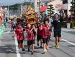 初めて開かれた「伊集院えびす祭り」で披露された子どもみこし＝日置市伊集院