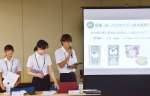 県産茶のプロモーション案を発表する鹿児島大学生＝２２日、鹿児島市のＪＡ県会館