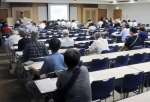 民生委員の候補者選考に関して６月に開かれた説明会＝鹿児島市
