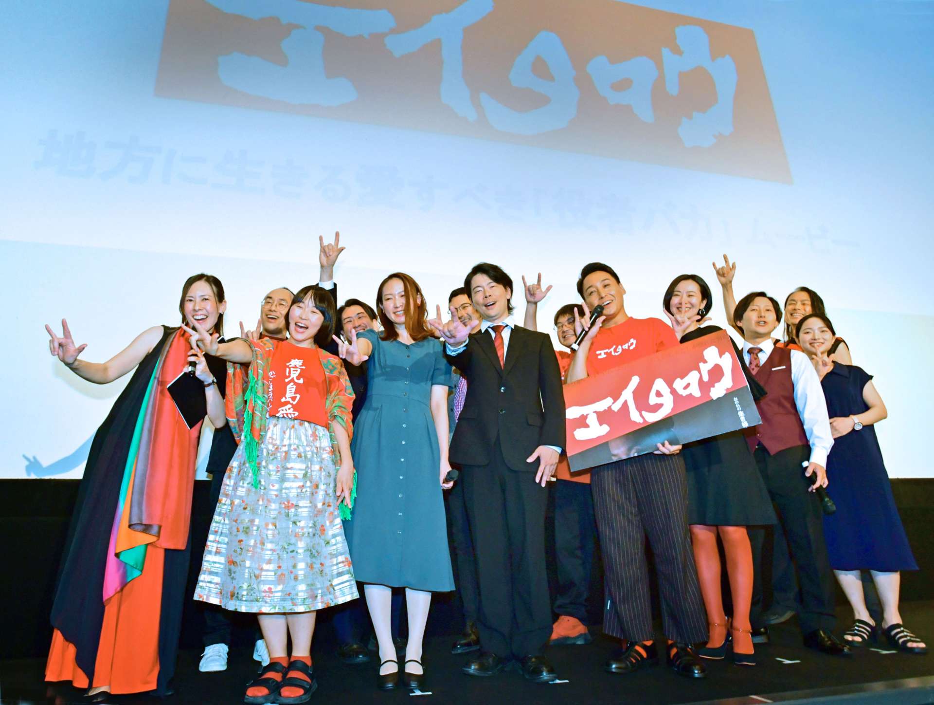 舞台あいさつをする映画「エイタロウ」の出演者ら＝２３日、鹿児島市の鹿児島ミッテ１０