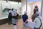 伊達政宗の甲冑（かっちゅう）など貴重な資料が並ぶ会場＝２６日、鹿児島市の黎明館