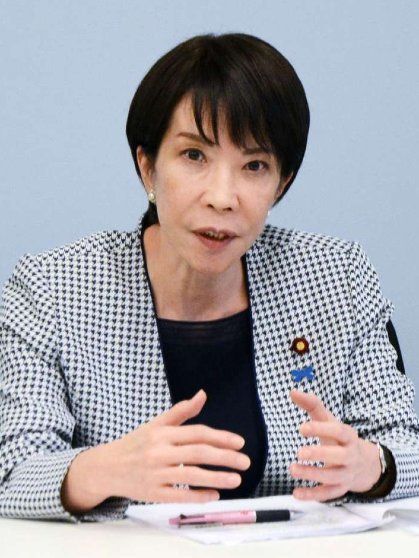 インタビューに応じる高市早苗前経済安保相＝２５日、東京・永田町の衆院第１議員会館