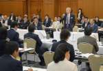 観光業界と県議会観光産業議員連盟が意見交換した会合＝１日、鹿児島市のホテルウェルビューかごしま