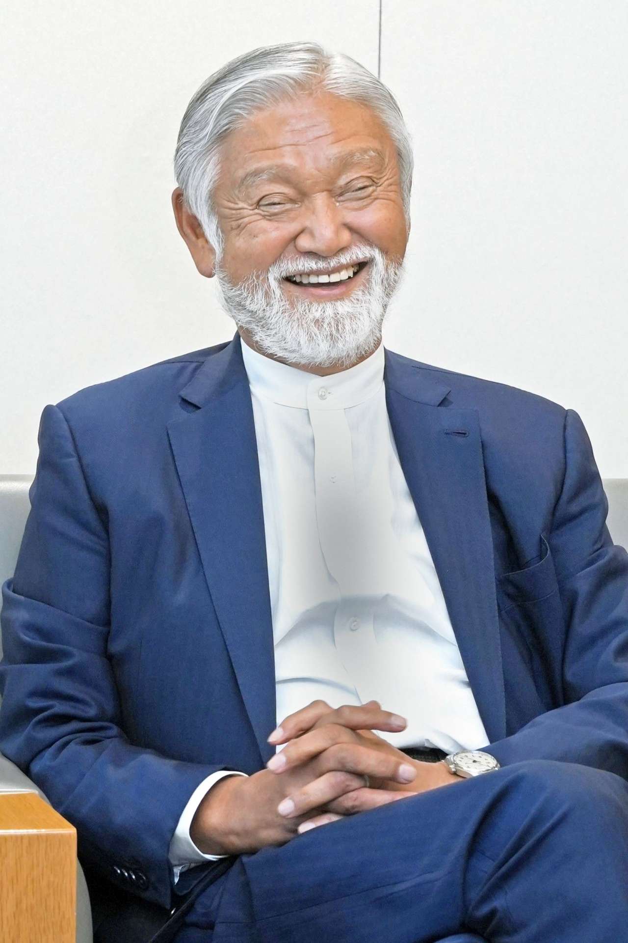 肥後銀行の甲斐隆博顧問＝９月１２日、熊本市の肥後銀行