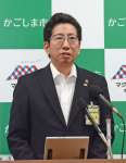 定例記者会見をする鹿児島市の下鶴隆央市長＝２日、市役所