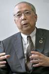 肥後銀との経営統合１０年を語る郡山明久鹿児島銀行頭取＝９月３日、鹿児島銀行本店（田中公人撮影）