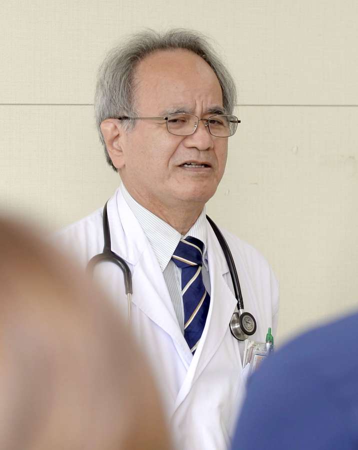 （関連）朝礼であいさつする藤田安彦院長＝１日、南種子町の公立種子島病院