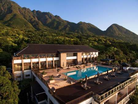 昨年に続き１ミシュランキーに選ばれた「ｓａｎｋａｒａ　ｈｏｔｅｌ＆ｓｐａ　屋久島」（同社提供）