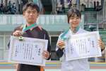 個人７０メートルで優勝した男子の中袴田遊（串木野、左）と女子の宮田早雪（鹿工）＝鞘ケ谷競技場