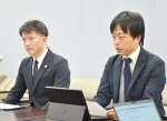 遺族のコメントを代読する代理人弁護士＝１４日、鹿児島県庁