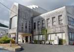 多世代交流センターへの改修が計画されている町保健福祉センター「どぅくさぁや館」＝龍郷町瀬留