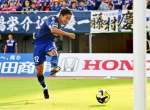 後半３８分、鹿児島Ｕのンドカがシュートを決める＝白波スタジアム