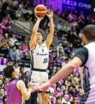 第３クオーター、シュートを放つレブナイズの多田＝宝来屋ボンズアリーナ（Ｂリーグ提供）